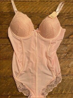 Brand New Blush Lace Bodysuit with Underwire Cups (Size M)